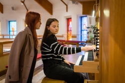 Od prvého ročníka v roku 2023 pomáham na jedinej medzinárodnej organovej súťaži na Slovensku, Orava Organ Prix, ktorá sa koná v Dolnom Kubíne.